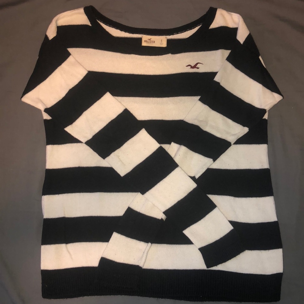 Hollister sweater